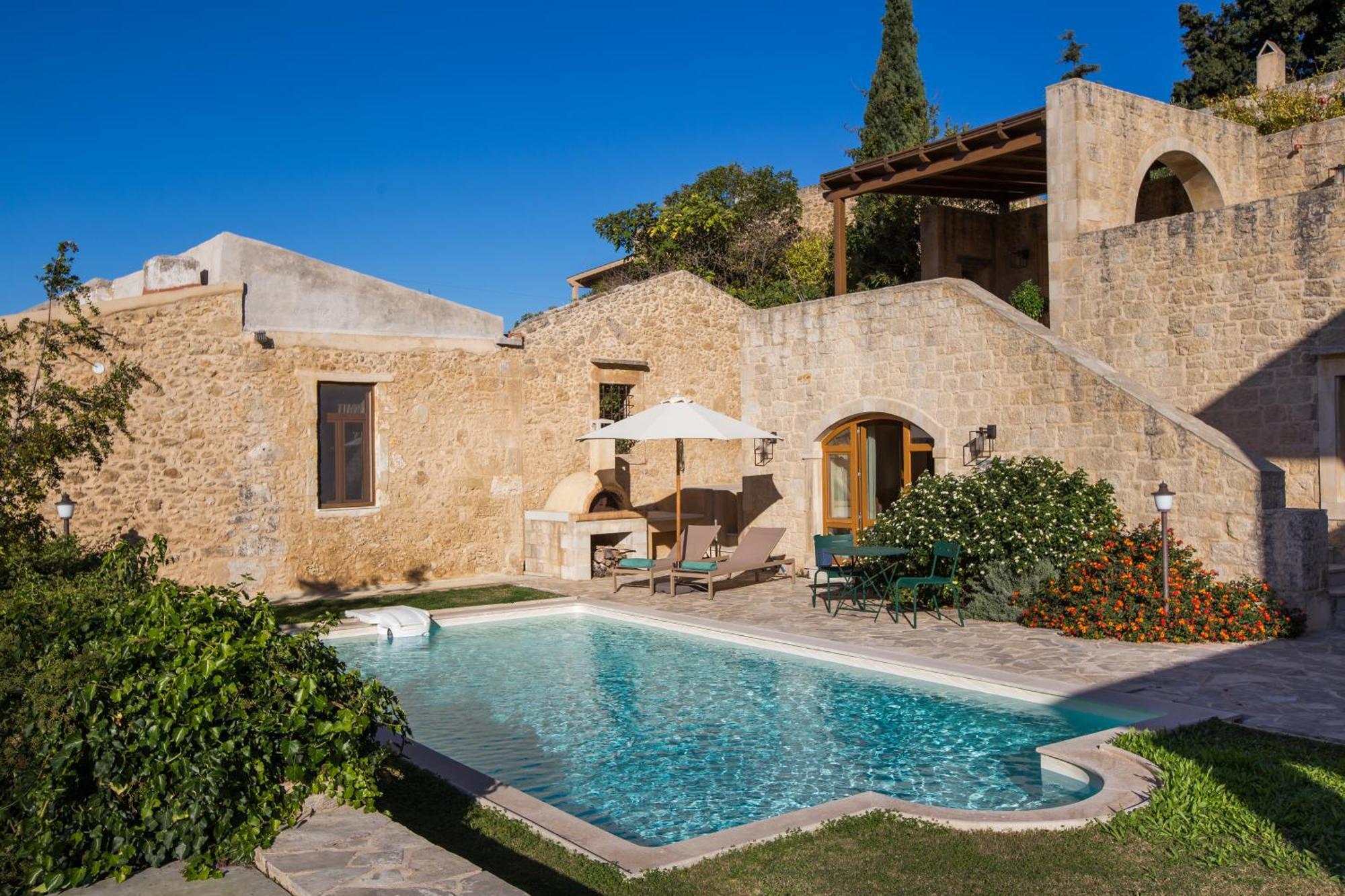 Village 4*