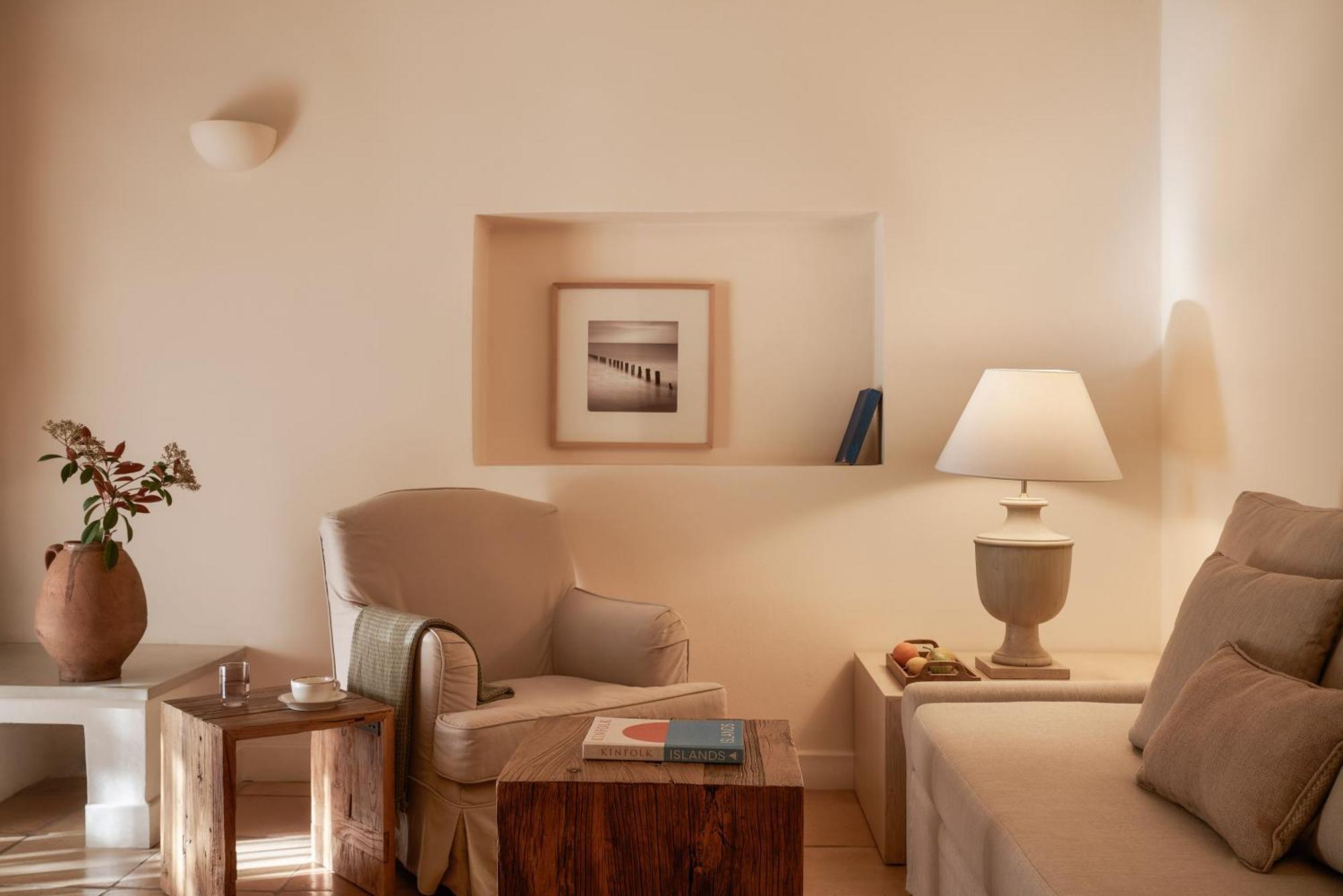 Village Hotel 4*