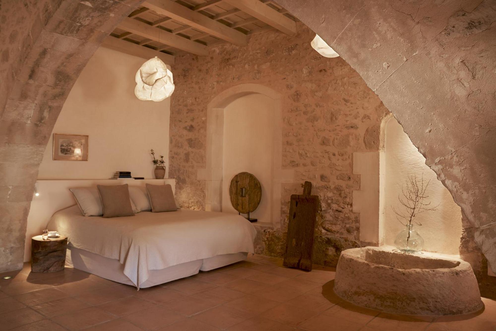 Village Hotel 4*
