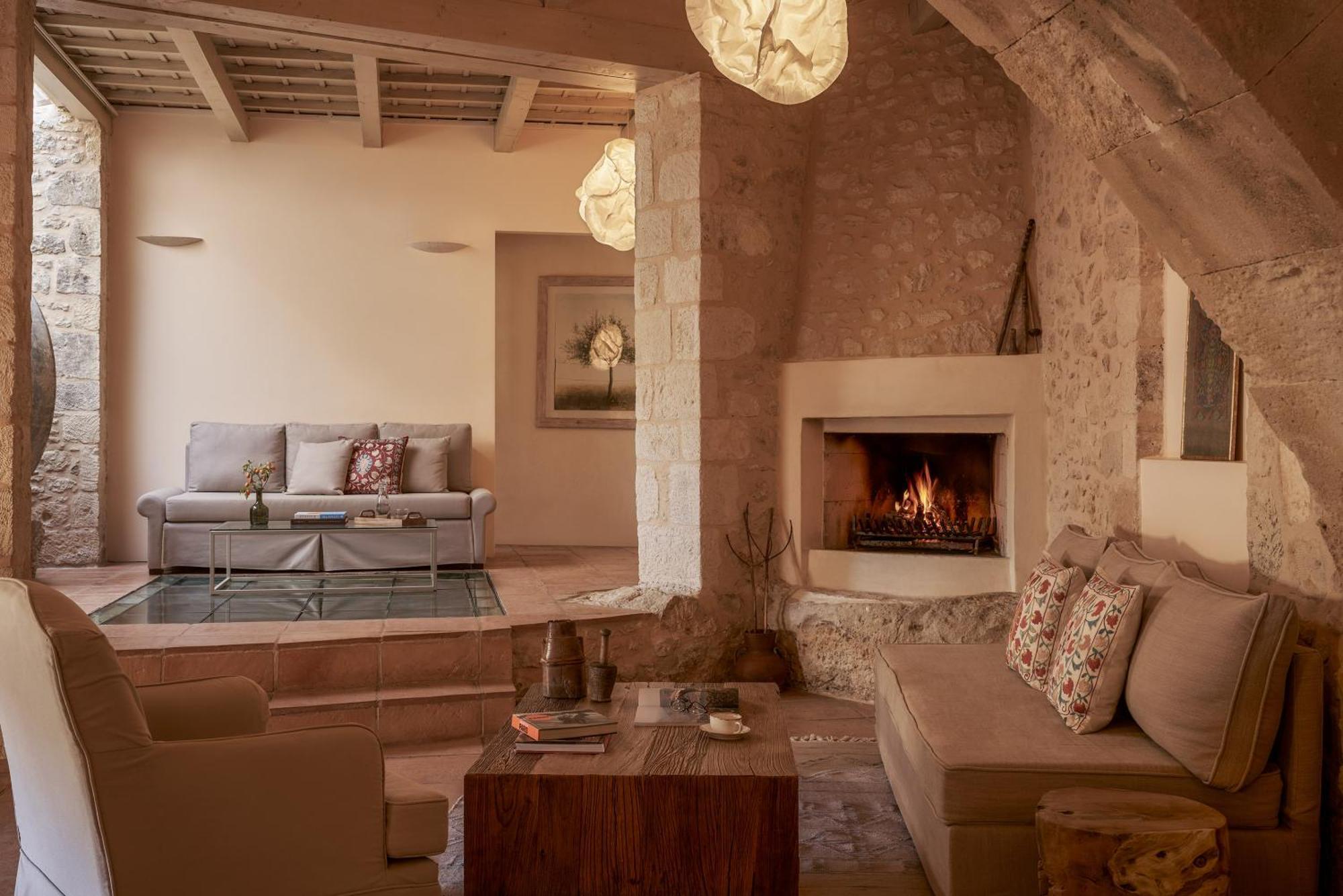 Village Hotel 4*